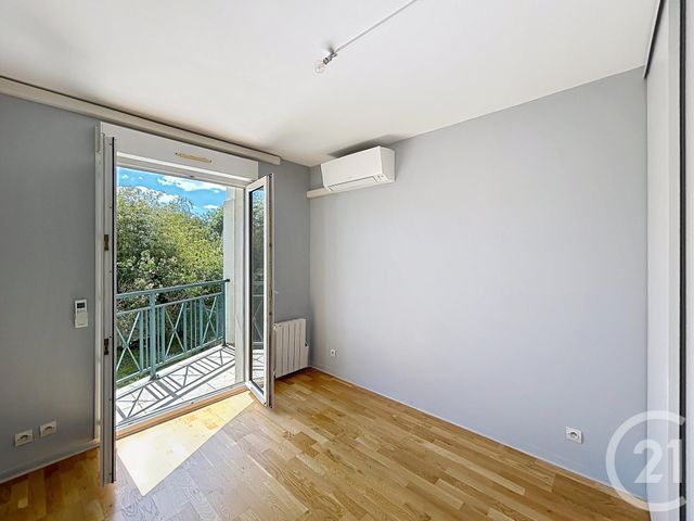 Appartement 4 pièces à vendre - 4 pièces - 93.97 m2 - AVON - 77 - ILE-DE-FRANCE - Century 21 Agence Babut
