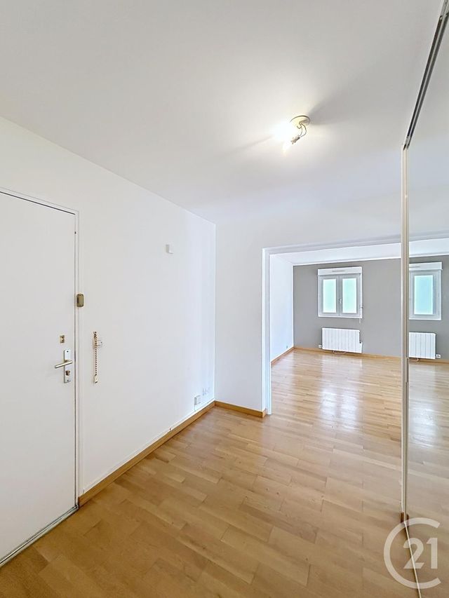 Appartement 4 pièces à vendre - 4 pièces - 93.97 m2 - AVON - 77 - ILE-DE-FRANCE - Century 21 Agence Babut