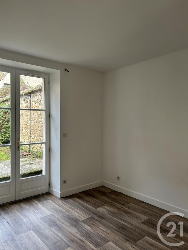 Appartement à louer - 2 pièces - 32.67 m2 - FONTAINEBLEAU - 77 - ILE-DE-FRANCE - Century 21 Agence Babut