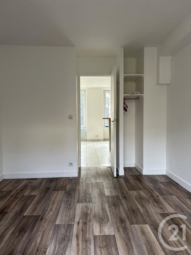 Appartement à louer - 2 pièces - 32.67 m2 - FONTAINEBLEAU - 77 - ILE-DE-FRANCE - Century 21 Agence Babut