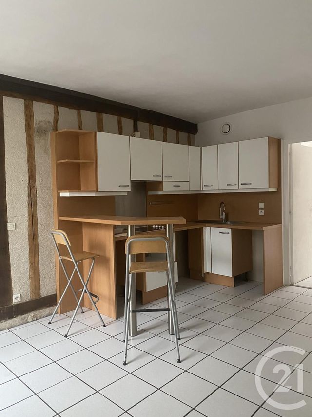 Appartement à louer - 2 pièces - 32.67 m2 - FONTAINEBLEAU - 77 - ILE-DE-FRANCE - Century 21 Agence Babut