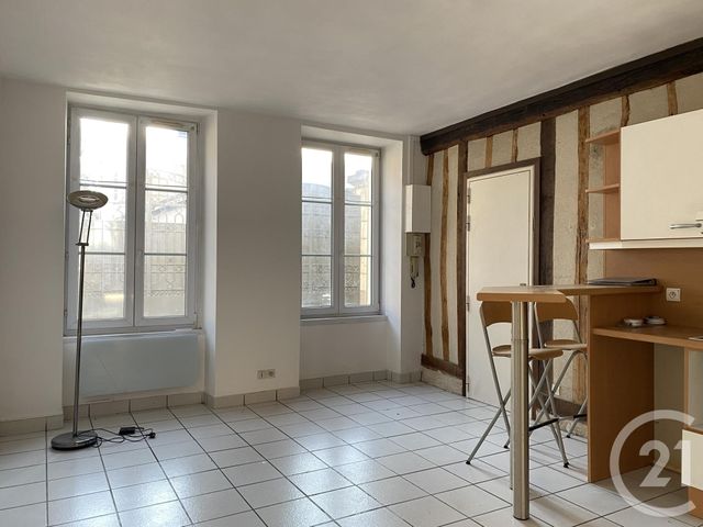 Appartement à louer - 2 pièces - 32.67 m2 - FONTAINEBLEAU - 77 - ILE-DE-FRANCE - Century 21 Agence Babut