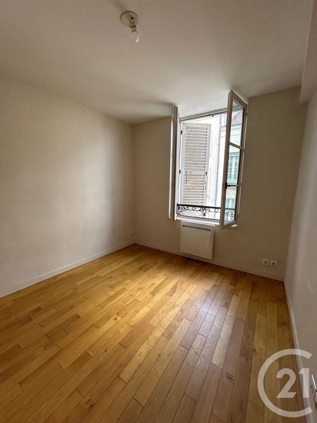 Appartement à louer - 3 pièces - 48.45 m2 - MELUN - 77 - ILE-DE-FRANCE - Century 21 Agence Babut