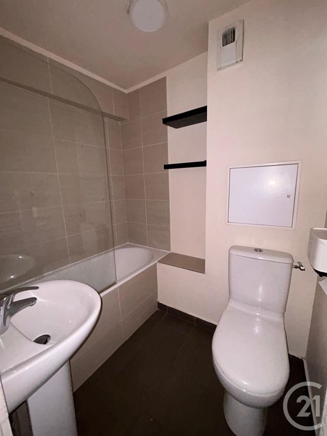 Appartement à louer - 3 pièces - 48.45 m2 - MELUN - 77 - ILE-DE-FRANCE - Century 21 Agence Babut