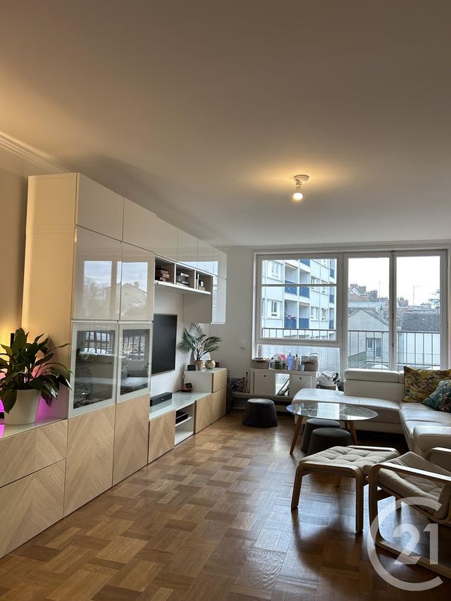 Appartement à louer - 5 pièces - 91.92 m2 - FONTAINEBLEAU - 77 - ILE-DE-FRANCE - Century 21 Agence Babut