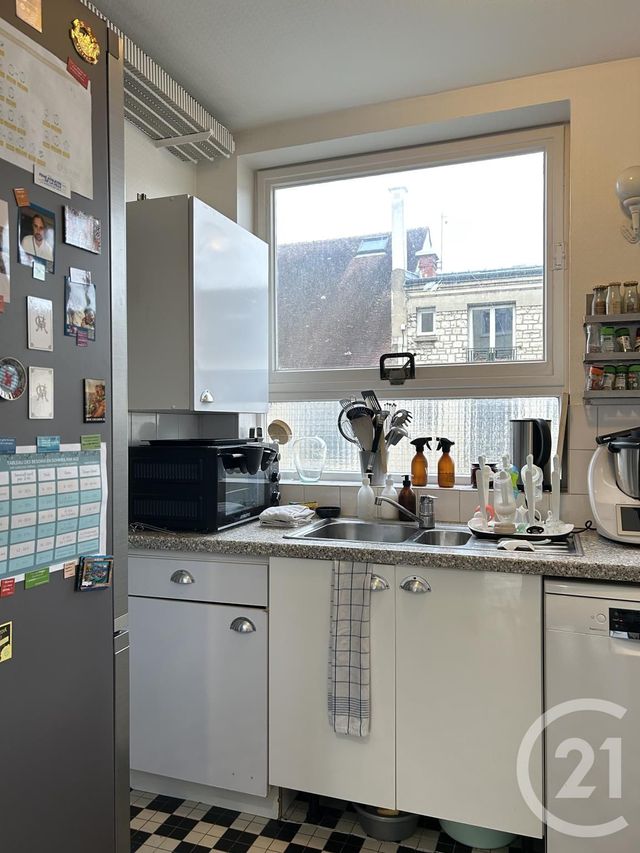 Appartement à louer - 5 pièces - 91.92 m2 - FONTAINEBLEAU - 77 - ILE-DE-FRANCE - Century 21 Agence Babut