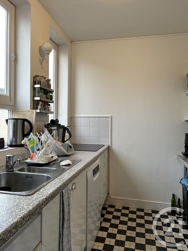 Appartement à louer - 5 pièces - 91.92 m2 - FONTAINEBLEAU - 77 - ILE-DE-FRANCE - Century 21 Agence Babut