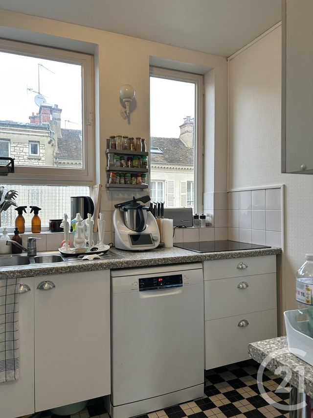 Appartement à louer - 5 pièces - 91.92 m2 - FONTAINEBLEAU - 77 - ILE-DE-FRANCE - Century 21 Agence Babut