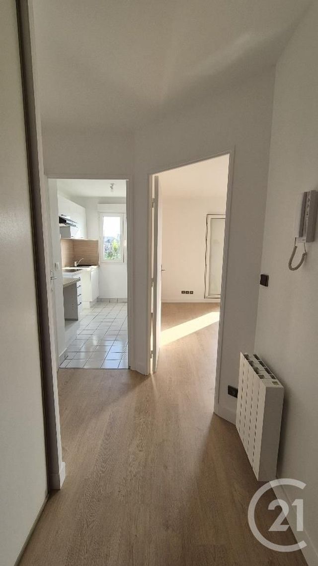 Appartement à louer - 2 pièces - 51.37 m2 - FONTAINEBLEAU - 77 - ILE-DE-FRANCE - Century 21 Agence Babut