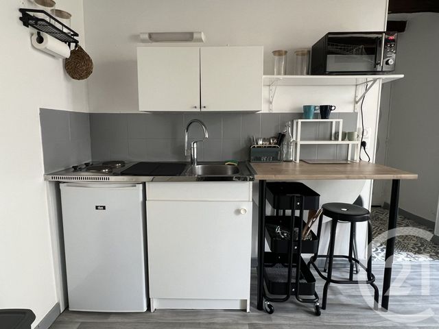 Appartement Studio à louer - 1 pièce - 17.0 m2 - FONTAINEBLEAU - 77 - ILE-DE-FRANCE - Century 21 Agence Babut