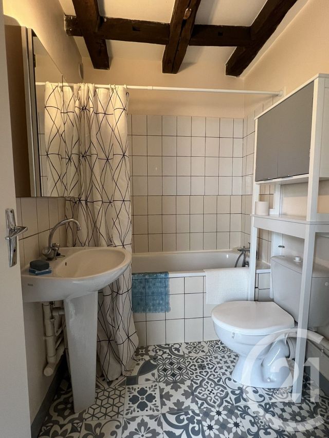 Appartement Studio à louer - 1 pièce - 17.0 m2 - FONTAINEBLEAU - 77 - ILE-DE-FRANCE - Century 21 Agence Babut