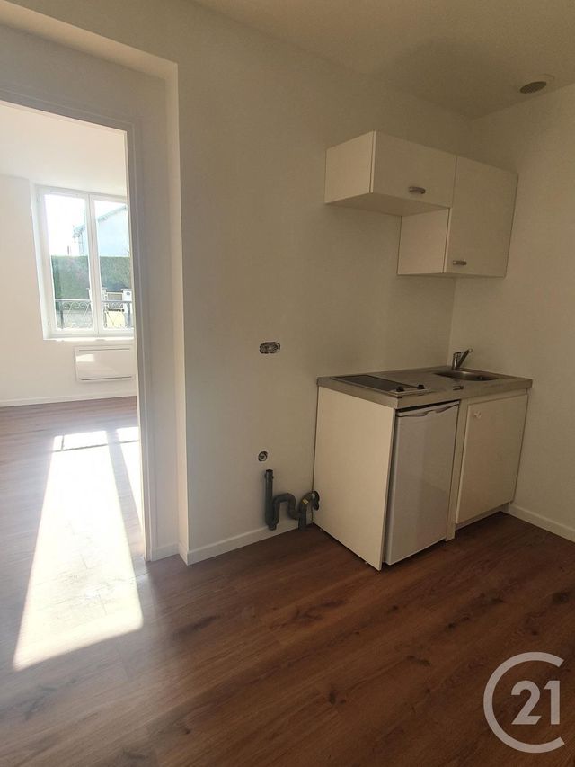 Appartement à louer - 2 pièces - 30.16 m2 - AVON - 77 - ILE-DE-FRANCE - Century 21 Agence Babut