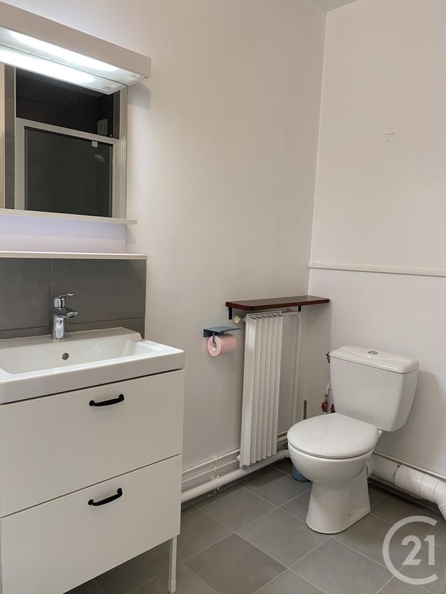 Appartement Studio à louer - 1 pièce - 31.72 m2 - FONTAINEBLEAU - 77 - ILE-DE-FRANCE - Century 21 Agence Babut