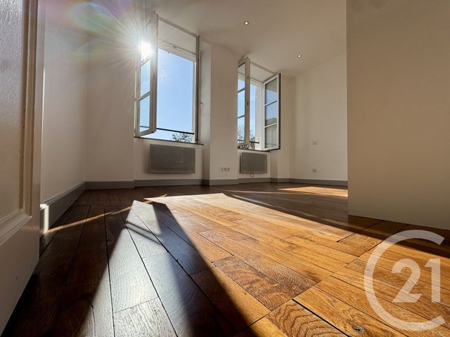 Appartement à vendre - 3 pièces - 66.0 m2 - FONTAINEBLEAU - 77 - ILE-DE-FRANCE - Century 21 Agence Babut