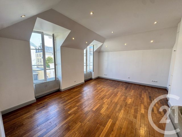 Appartement à vendre - 3 pièces - 66.0 m2 - FONTAINEBLEAU - 77 - ILE-DE-FRANCE - Century 21 Agence Babut