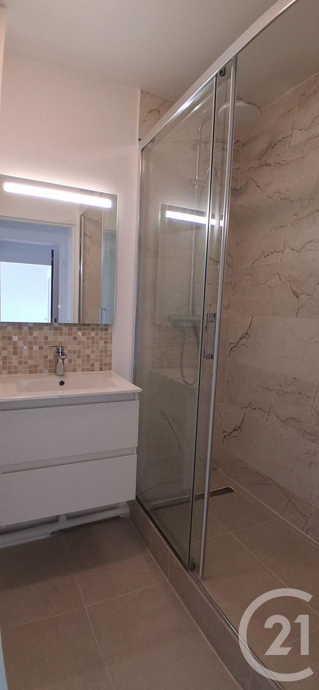 Appartement F2 à louer - 2 pièces - 50.77 m2 - AVON - 77 - ILE-DE-FRANCE - Century 21 Agence Babut