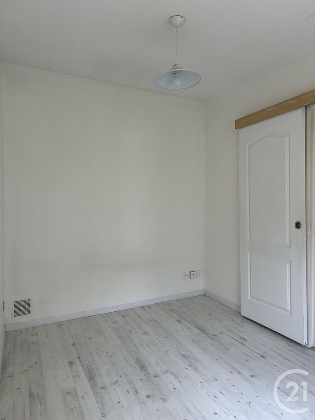 Appartement à louer - 2 pièces - 36.44 m2 - FONTAINEBLEAU - 77 - ILE-DE-FRANCE - Century 21 Agence Babut