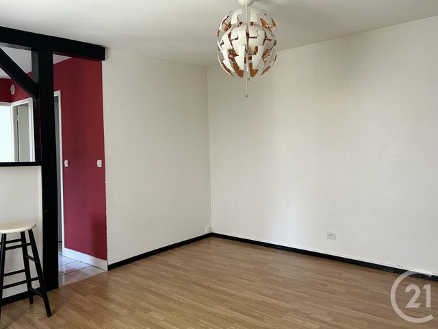 Appartement à louer - 2 pièces - 36.44 m2 - FONTAINEBLEAU - 77 - ILE-DE-FRANCE - Century 21 Agence Babut