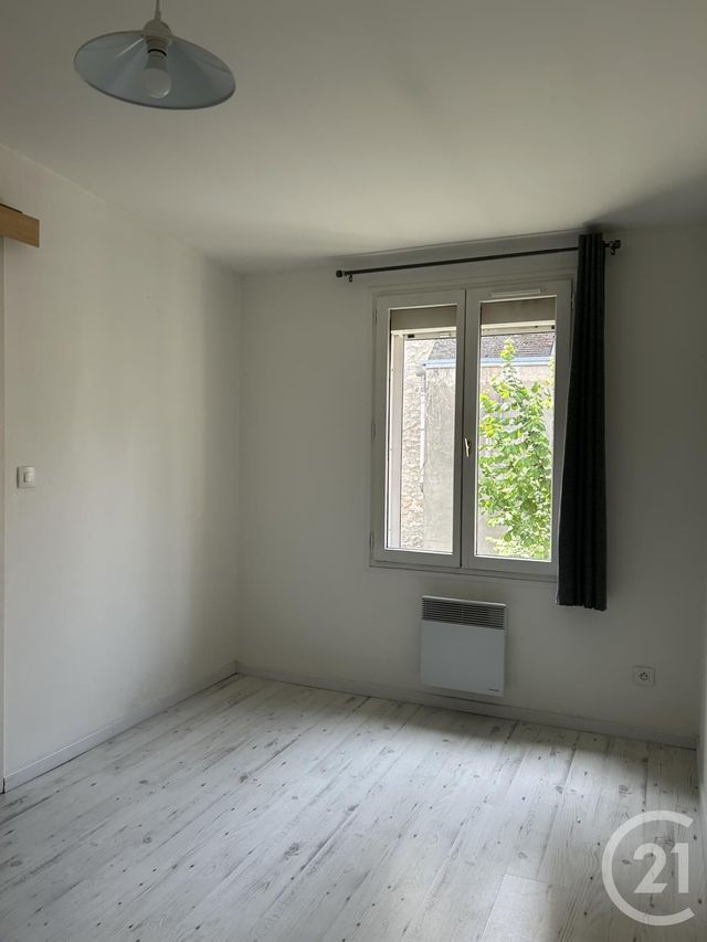 Appartement à louer - 2 pièces - 36.44 m2 - FONTAINEBLEAU - 77 - ILE-DE-FRANCE - Century 21 Agence Babut