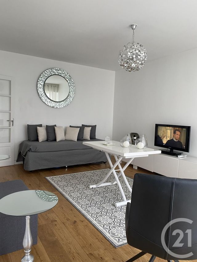 Appartement Studio à louer FONTAINEBLEAU