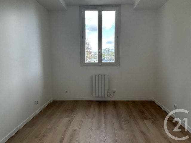 Appartement F2 à louer - 2 pièces - 40.77 m2 - VAUX LE PENIL - 77 - ILE-DE-FRANCE - Century 21 Agence Babut