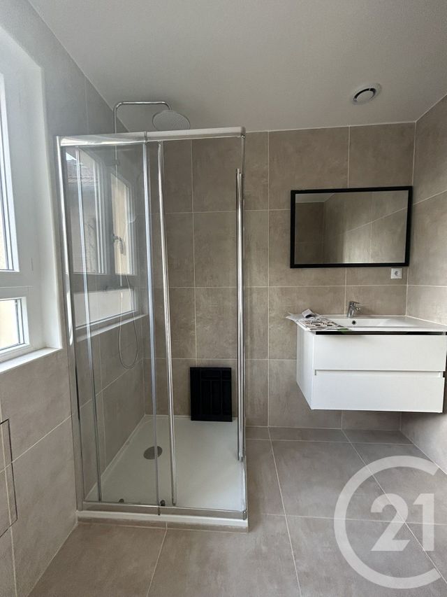 Appartement F2 à louer - 2 pièces - 40.77 m2 - VAUX LE PENIL - 77 - ILE-DE-FRANCE - Century 21 Agence Babut