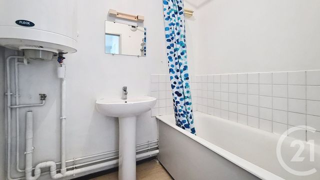 Appartement 3 pièces à louer - 3 pièces - 67.63 m2 - AVON - 77 - ILE-DE-FRANCE - Century 21 Agence Babut