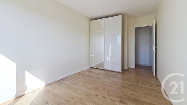 Appartement 3 pièces à louer - 3 pièces - 67.63 m2 - AVON - 77 - ILE-DE-FRANCE - Century 21 Agence Babut