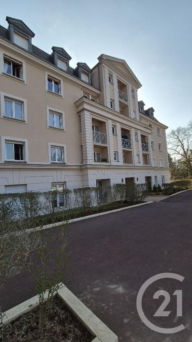 Appartement à louer - 2 pièces - 51.37 m2 - FONTAINEBLEAU - 77 - ILE-DE-FRANCE - Century 21 Agence Babut