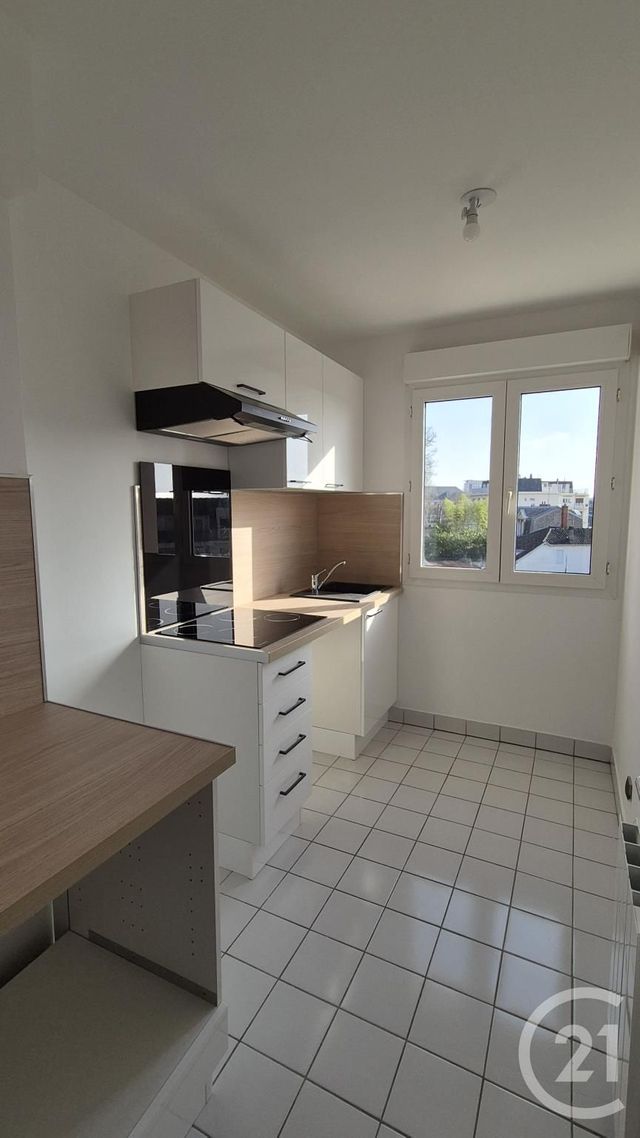 Appartement à louer - 2 pièces - 51.37 m2 - FONTAINEBLEAU - 77 - ILE-DE-FRANCE - Century 21 Agence Babut