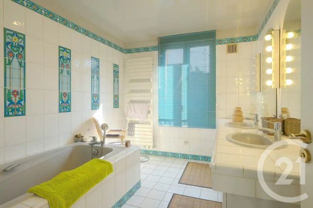 Appartement F5 à louer - 5 pièces - 112.29 m2 - FONTAINEBLEAU - 77 - ILE-DE-FRANCE - Century 21 Agence Babut