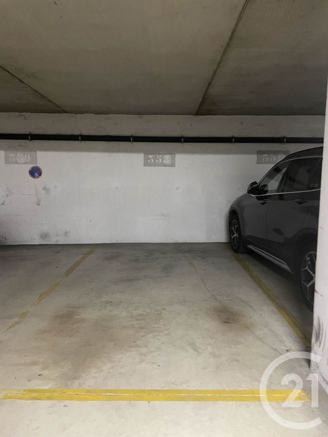 parking à louer - 10.0 m2 - FONTAINEBLEAU - 77 - ILE-DE-FRANCE - Century 21 Agence Babut