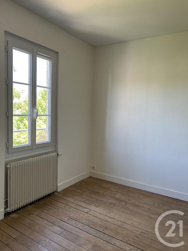 Appartement à louer - 2 pièces - 37.22 m2 - FONTAINEBLEAU - 77 - ILE-DE-FRANCE - Century 21 Agence Babut