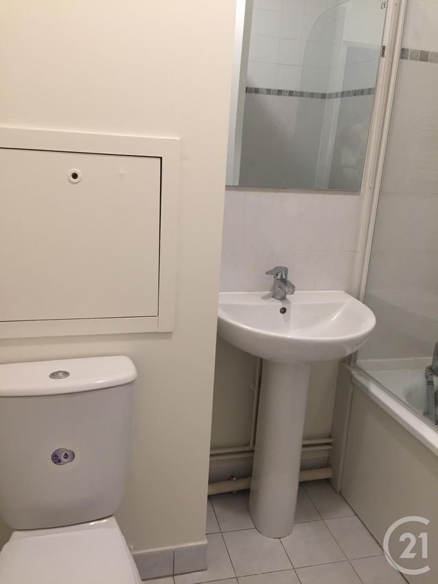 Appartement Studio à louer - 1 pièce - 27.02 m2 - AVON - 77 - ILE-DE-FRANCE - Century 21 Agence Babut