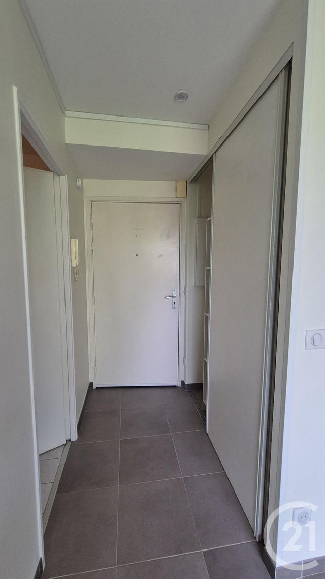 Appartement Studio à louer - 1 pièce - 27.02 m2 - AVON - 77 - ILE-DE-FRANCE - Century 21 Agence Babut