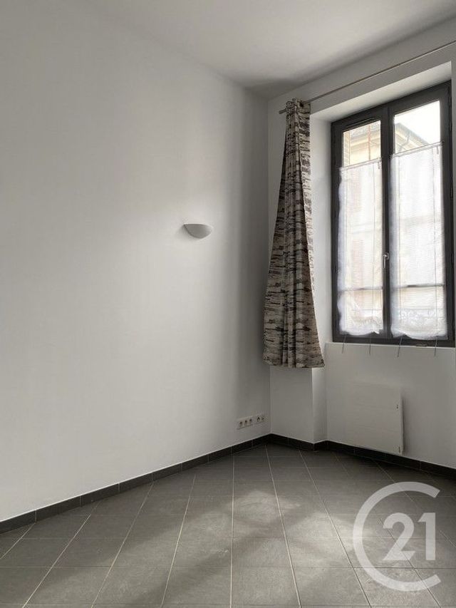 Appartement Studio à louer - 1 pièce - 16.01 m2 - FONTAINEBLEAU - 77 - ILE-DE-FRANCE - Century 21 Agence Babut