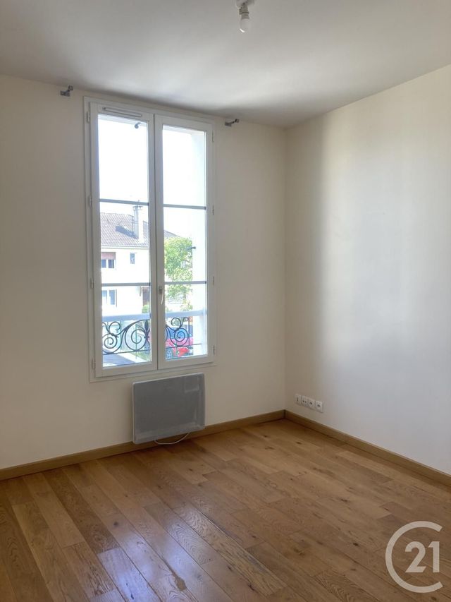 Appartement à louer - 3 pièces - 42.45 m2 - AVON - 77 - ILE-DE-FRANCE - Century 21 Agence Babut