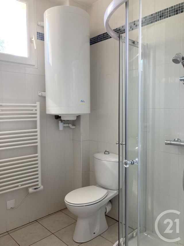 Appartement à louer - 3 pièces - 42.45 m2 - AVON - 77 - ILE-DE-FRANCE - Century 21 Agence Babut