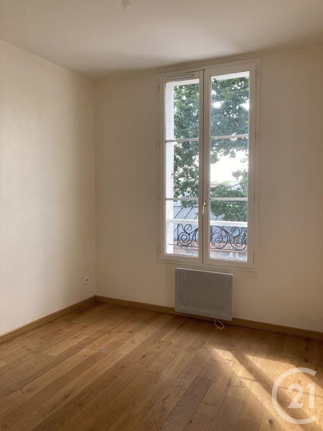 Appartement à louer - 3 pièces - 42.45 m2 - AVON - 77 - ILE-DE-FRANCE - Century 21 Agence Babut