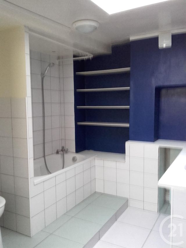 Appartement à louer - 3 pièces - 54.39 m2 - FONTAINEBLEAU - 77 - ILE-DE-FRANCE - Century 21 Agence Babut