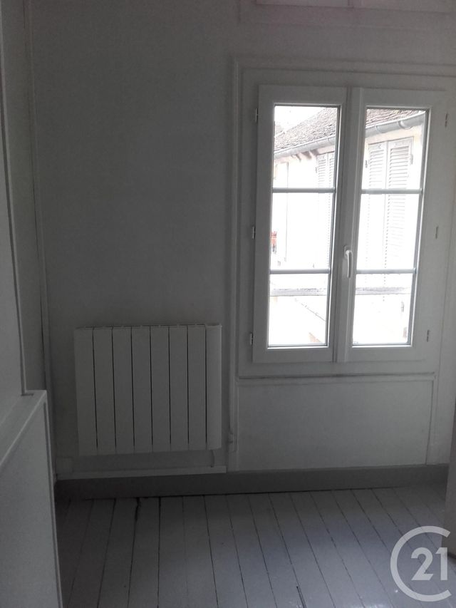 Appartement à louer - 3 pièces - 54.39 m2 - FONTAINEBLEAU - 77 - ILE-DE-FRANCE - Century 21 Agence Babut