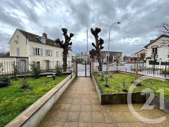 Appartement Studio à louer - 1 pièce - 18.38 m2 - AVON - 77 - ILE-DE-FRANCE - Century 21 Agence Babut