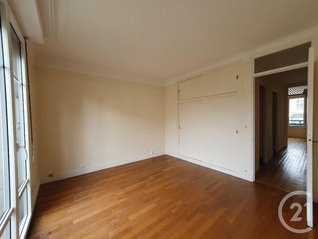 Appartement 4 pièces à louer - 4 pièces - 93.46 m2 - FONTAINEBLEAU - 77 - ILE-DE-FRANCE - Century 21 Agence Babut