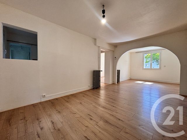 Appartement 4 pièces à vendre - 4 pièces - 58.39 m2 - AVON - 77 - ILE-DE-FRANCE - Century 21 Agence Babut