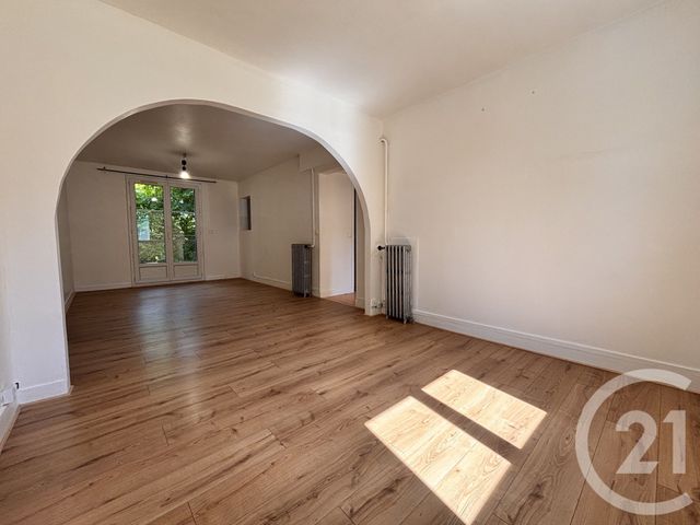 Appartement 4 pièces à vendre - 4 pièces - 58.39 m2 - AVON - 77 - ILE-DE-FRANCE - Century 21 Agence Babut