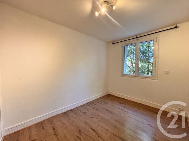 Appartement 4 pièces à vendre - 4 pièces - 58.39 m2 - AVON - 77 - ILE-DE-FRANCE - Century 21 Agence Babut