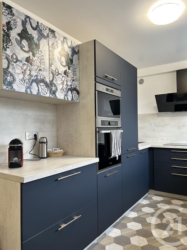 Appartement 5 pieces à louer - 5 pièces - 80.16 m2 - FONTAINEBLEAU - 77 - ILE-DE-FRANCE - Century 21 Agence Babut