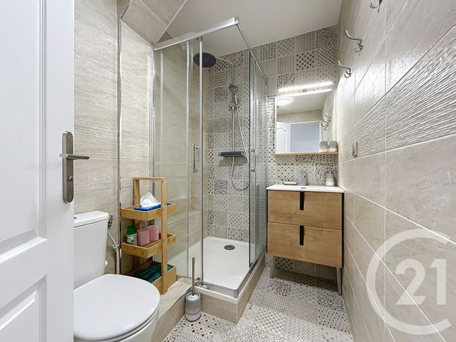 Appartement 5 pieces à louer - 5 pièces - 80.16 m2 - FONTAINEBLEAU - 77 - ILE-DE-FRANCE - Century 21 Agence Babut