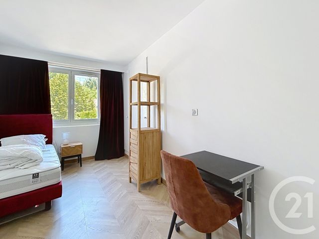 Appartement 5 pieces à louer - 5 pièces - 80.16 m2 - FONTAINEBLEAU - 77 - ILE-DE-FRANCE - Century 21 Agence Babut