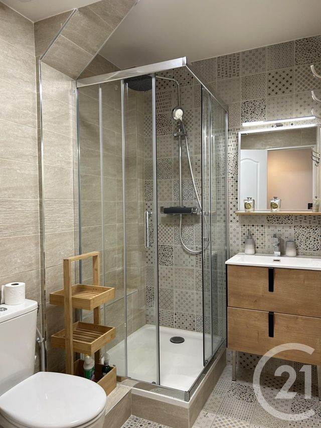 Appartement 5 pieces à louer - 5 pièces - 80.16 m2 - FONTAINEBLEAU - 77 - ILE-DE-FRANCE - Century 21 Agence Babut